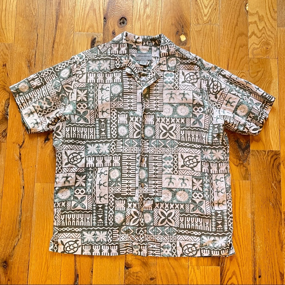 Go Barefoot Men’s Hawaiian shirt size small shades of blue and green